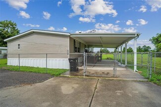1904 Deborah Dr, Saint Bernard, LA 70085