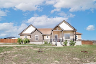 125 Summer Meadow Dr, La Vernia, TX 78121