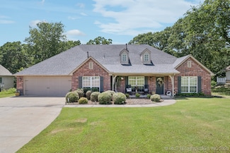 25070 S Red Oak Dr, Claremore, OK 74019