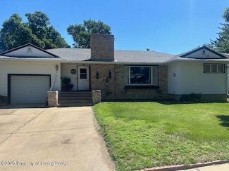668 8th Ave W, Dickinson, ND 58601