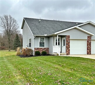 395 Autumnwood Dr Unit A, Tiffin, OH 44883