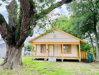 1587 Euclid St, Beaumont, TX 77705