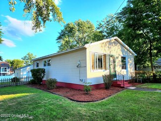 11 Lansing Rd N, Schenectady, NY 12304