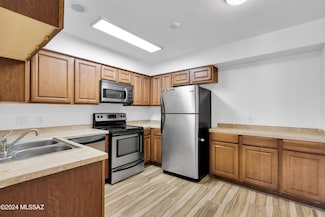 1810 E Blacklidge Dr Unit 407, Tucson, AZ 85719