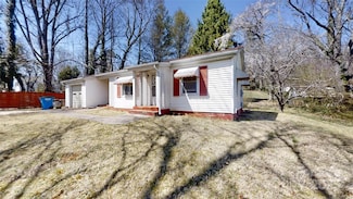 11 Season Ln, Asheville, NC 28805