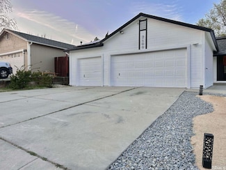 7100 Lindsey Ln, Sparks, NV 89436