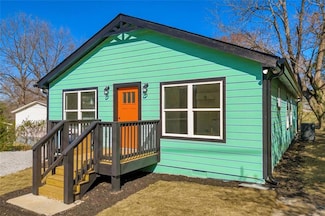 445 S Broad St, Toccoa, GA 30577