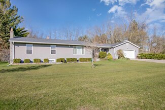 3806 E Shore Dr, Stanton, MI 48888