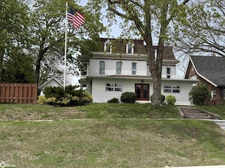 727 N Adams St, Carroll, IA 51401