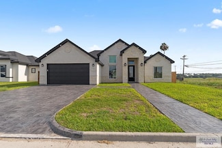 100 Brooks Cir N, La Feria, TX 78559