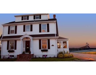34 Bayside Ave, Newport, RI 02840