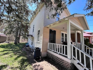 233 W Pewabic St, Ironwood, MI 49938