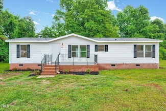 62 Turf Dr, Parkton, NC 28371