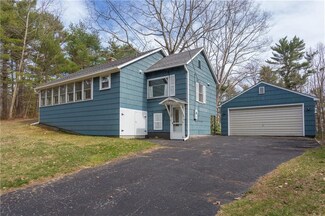 52 Crockett Neck Rd, Kittery Point, ME 03905