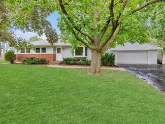 815 Burris Ave, Lake Bluff, IL 60044