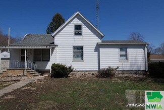 310 2nd St S, Albert City, IA 50510