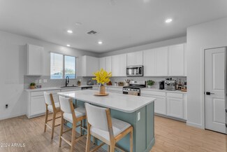 5813 S 23rd Dr, Phoenix, AZ 85041