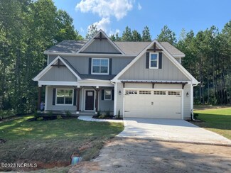 405 Endicott Ct, Carthage, NC 28327