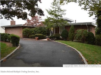 157 Howard Ave, Staten Island, NY 10301