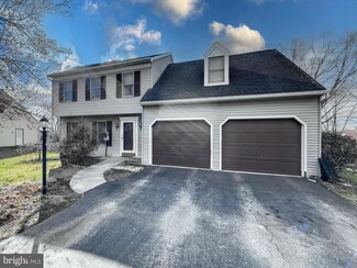 2740 Olde Field Dr, York, PA 17408