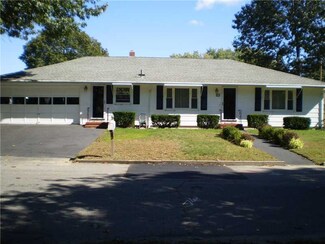 28 Shand Ave, Warwick, RI 02889