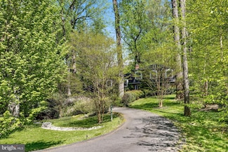 7028 Arbor Ln, McLean, VA 22101