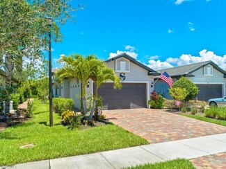 7714 Jacaranda Ln, Naples, FL 34114