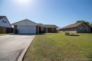 4005 Chaucer St, Muskogee, OK 74403