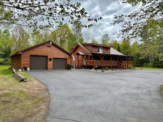 W7522 Hillside Rd, Tomahawk, WI 54487