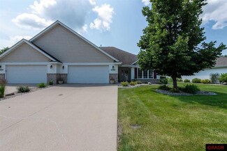 2252 2252 Simon Ct, North Mankato, MN 56003