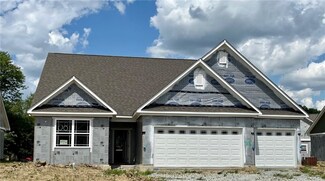 4932 W Jamestown Trace, New Palestine, IN 46163