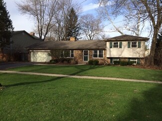 2S144 Orchard Rd, Wheaton, IL 60189
