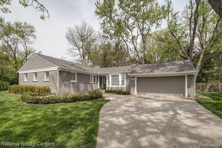 942 Donmar Ct, Birmingham, MI 48009