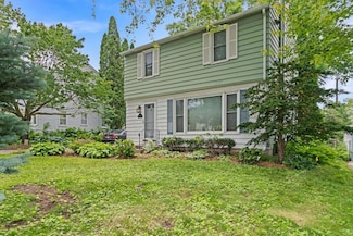 1105 9th Ave NW, Rochester, MN 55901