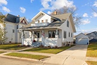 45 N 6th St, Hilbert, WI 54129