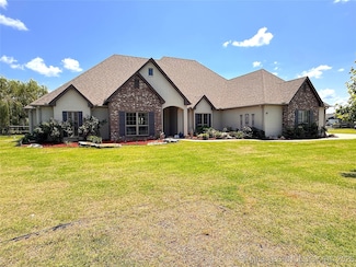 5190 E Hickory Bluff Dr, Claremore, OK 74019