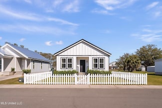 156 Markham Dr, Gulfport, MS 39507