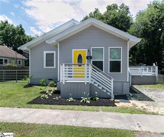 107 Gordon St, Clinton, SC 29325