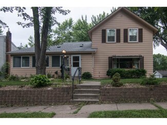 444 6th St N, Bayport, MN 55003
