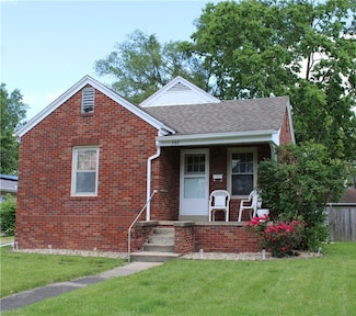 707 W North 2nd St, Shelbyville, IL 62565