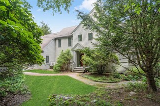 3 Rocky Rd, Wakefield, RI 02879