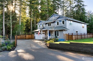 3709 W 12th St, Anacortes, WA 98221