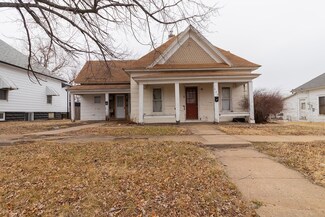 317 W 2nd St, Pratt, KS 67124