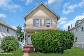 17 Henry St, Freehold, NJ 07728