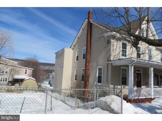 45 W High St, Coaldale, PA 18218
