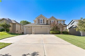2471 W Fredrickson Dr, Olathe, KS 66061