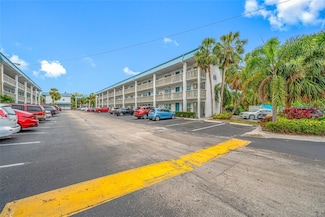 5870 56th Ave N Unit D205, Kenneth City, FL 33709