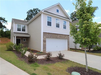 4740 Wesmar Ct, Pfafftown, NC 27040