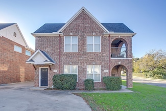 2700 Mccart Ave, Fort Worth, TX 76110