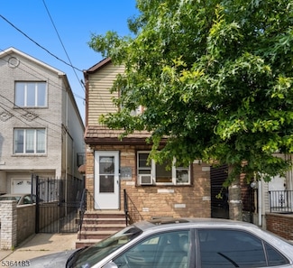 97 Saint Charles St, Newark, NJ 07105